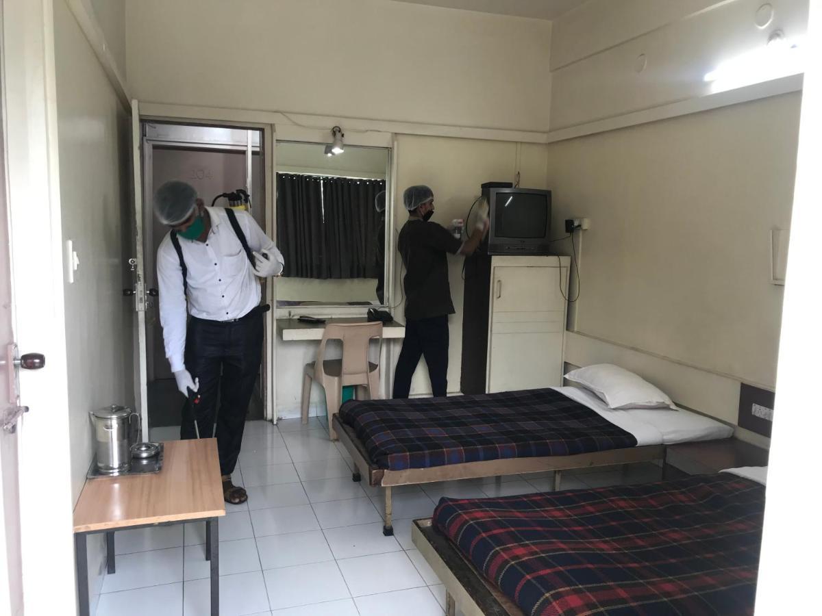 Maurya Residency Hotel ปูเน่ ภายนอก รูปภาพ