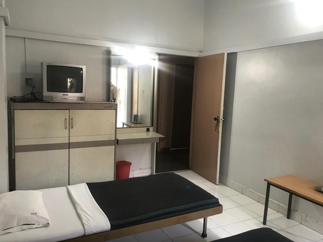 Maurya Residency Hotel ปูเน่ ภายนอก รูปภาพ