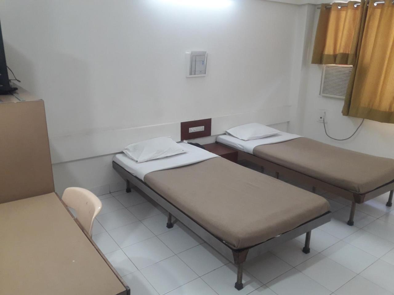 Maurya Residency Hotel ปูเน่ ภายนอก รูปภาพ